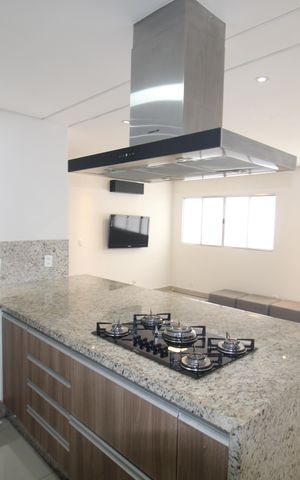 Casa à venda com 300m², 2 quartos e 2 vagasSala / Cozinha