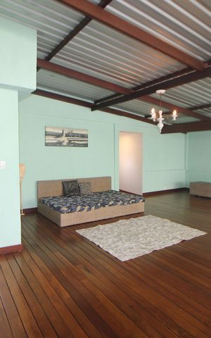 Casa à venda com 300m², 2 quartos e 2 vagasÁrea Comum