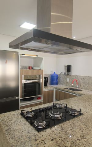 Casa à venda com 300m², 2 quartos e 2 vagasSala / Cozinha