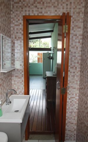 Casa à venda com 300m², 2 quartos e 2 vagasBanheiro