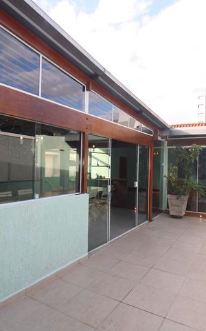 Casa à venda com 300m², 2 quartos e 2 vagasQuintal