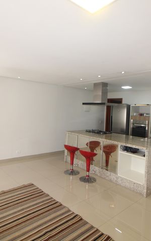 Casa à venda com 300m², 2 quartos e 2 vagasSala / Cozinha
