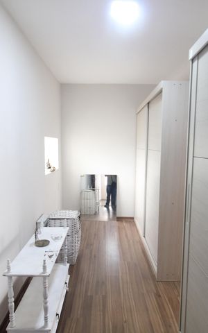 Casa à venda com 300m², 2 quartos e 2 vagasCloset