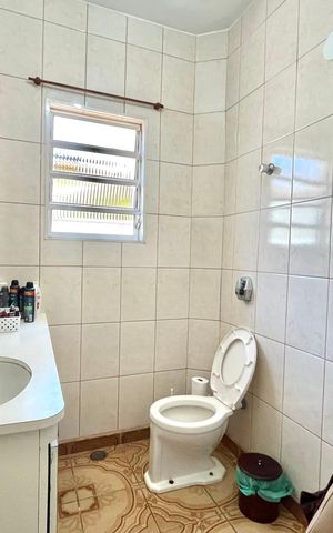 Casa para alugar com 250m², 4 quartos e 4 vagasBanheiro Social