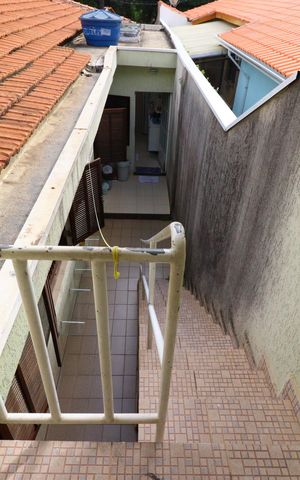 Casa para alugar com 150m², 3 quartos e 2 vagasCorredor externo