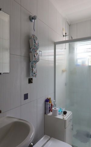 Casa para alugar com 150m², 3 quartos e 2 vagasBanheiro Social