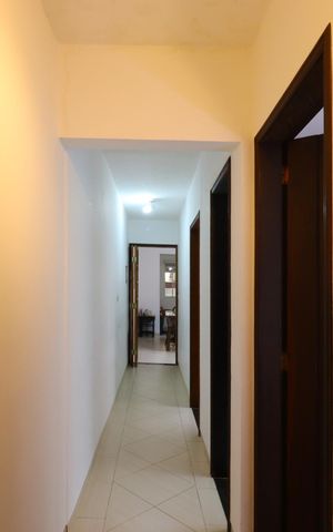 Casa para alugar com 150m², 3 quartos e 2 vagasCorredor interno