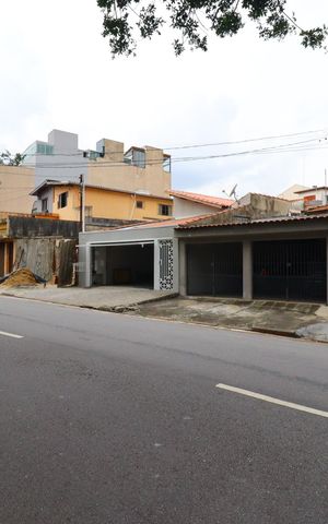 Casa para alugar com 150m², 3 quartos e 2 vagasFachada