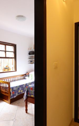 Casa para alugar com 150m², 3 quartos e 2 vagasCorredor interno