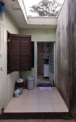 Casa para alugar com 150m², 3 quartos e 2 vagasCorredor externo