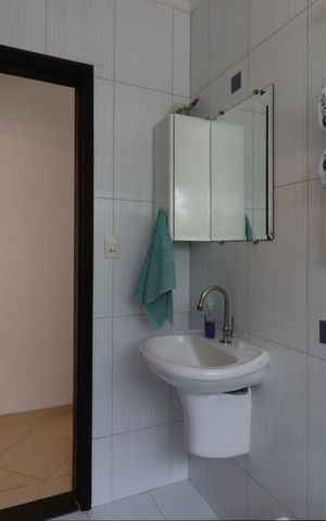 Casa para alugar com 150m², 3 quartos e 2 vagasBanheiro Social