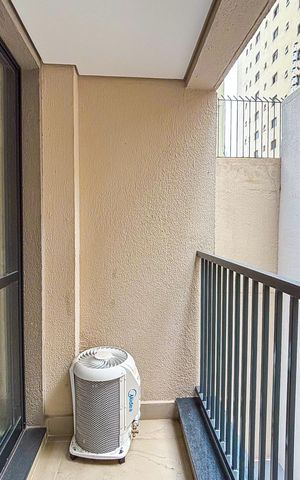 Studio para alugar com 40m², 1 quarto e sem vaga Studio para alugar com 40m², 1 quarto e sem vagaVaranda