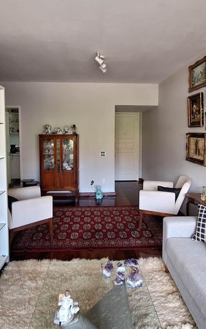 Apartamento à venda com 120m², 3 quartos e sem vaga Apartamento à venda com 120m², 3 quartos e sem vagaSala