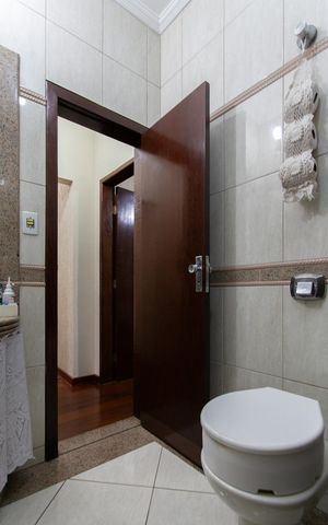 Casa à venda com 400m², 3 quartos e 6 vagasBanheiro Social 1