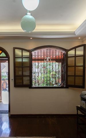 Casa à venda com 400m², 3 quartos e 6 vagasSala