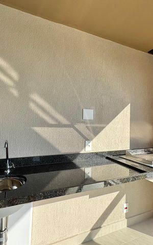 Apartamento à venda com 79m², 2 quartos e 1 vaga Apartamento à venda com 79m², 2 quartos e 1 vagaVaranda