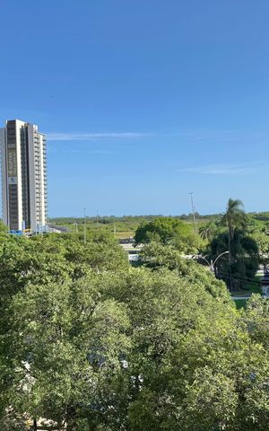 Apartamento à venda com 79m², 2 quartos e 1 vaga Apartamento à venda com 79m², 2 quartos e 1 vagaVaranda