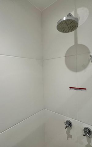 Apartamento à venda com 79m², 2 quartos e 1 vaga Apartamento à venda com 79m², 2 quartos e 1 vagaBanheiro Social