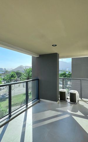 Apartamento à venda com 79m², 2 quartos e 1 vaga Apartamento à venda com 79m², 2 quartos e 1 vagaVaranda