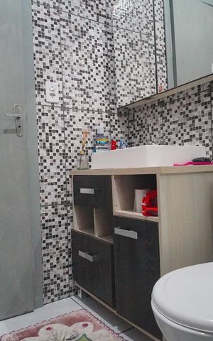 Casa à venda com 110m², 2 quartos e 1 vagaBanheiro