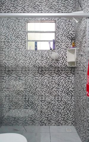 Casa à venda com 110m², 2 quartos e 1 vagaBanheiro