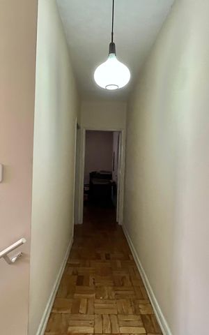 Casa à venda com 260m², 5 quartos e 2 vagas Casa à venda com 260m², 5 quartos e 2 vagasCorredor