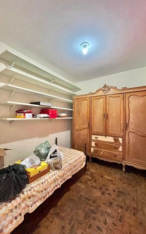 Casa à venda com 260m², 5 quartos e 2 vagas Casa à venda com 260m², 5 quartos e 2 vagasQuarto de Serviço