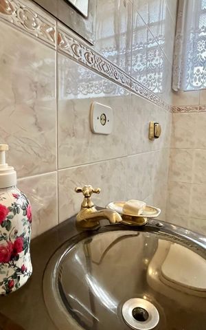 Casa à venda com 260m², 5 quartos e 2 vagas Casa à venda com 260m², 5 quartos e 2 vagasLavabo