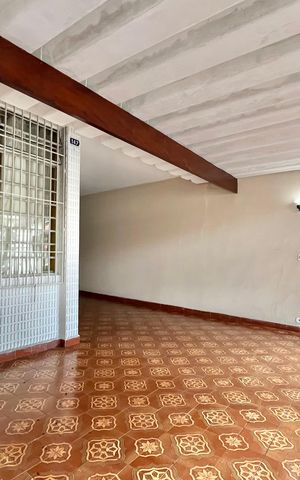 Casa à venda com 260m², 5 quartos e 2 vagas Casa à venda com 260m², 5 quartos e 2 vagasGaragem