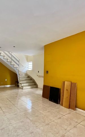 Casa à venda com 260m², 5 quartos e 2 vagas Casa à venda com 260m², 5 quartos e 2 vagasSala
