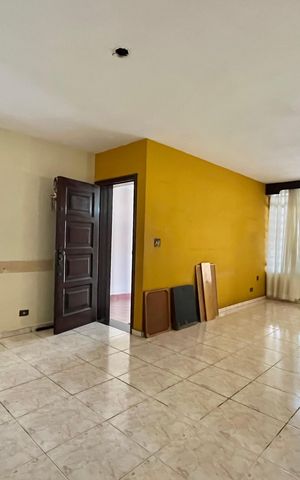 Casa à venda com 260m², 5 quartos e 2 vagas Casa à venda com 260m², 5 quartos e 2 vagasSala