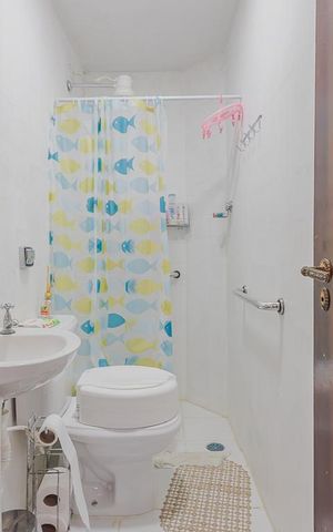 Casa à venda com 120m², 4 quartos e 1 vagaÁrea de Serviço - Banheiro