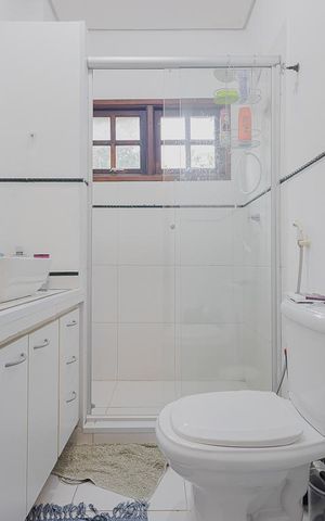 Casa à venda com 120m², 4 quartos e 1 vagaBanheiro