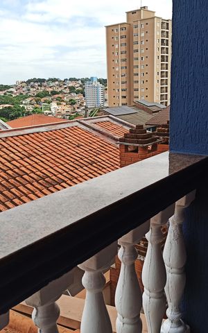 Casa à venda com 132m², 3 quartos e 5 vagas Casa à venda com 132m², 3 quartos e 5 vagasDetalhe - Varanda