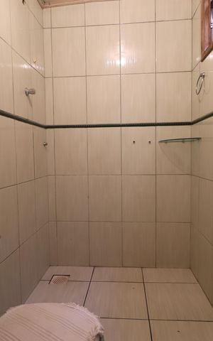 Casa à venda com 180m², 3 quartos e 2 vagasBanheiro