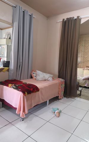 Casa à venda com 180m², 3 quartos e 2 vagasSala 2
