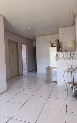 Casa à venda com 180m², 3 quartos e 2 vagasSala