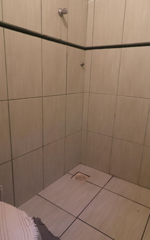 Casa à venda com 180m², 3 quartos e 2 vagasBanheiro