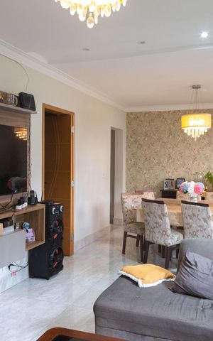 Casa à venda com 380m², 4 quartos e 4 vagas Casa à venda com 380m², 4 quartos e 4 vagasSala