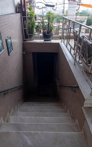 Casa à venda com 176m², 3 quartos e 2 vagasEscada Externa