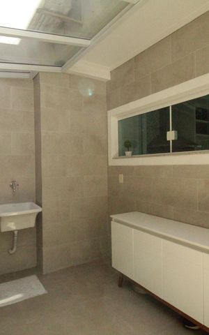 Casa de condomínio à venda com 318m², 5 quartos e 4 vagasÁrea de serviço