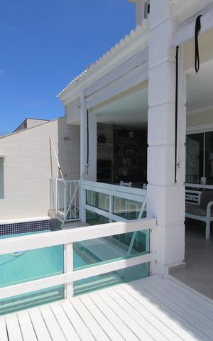 Casa de condomínio à venda com 318m², 5 quartos e 4 vagasVaranda - Piscina