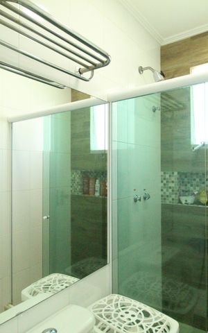Casa de condomínio à venda com 318m², 5 quartos e 4 vagasBanheiro da suíte 2