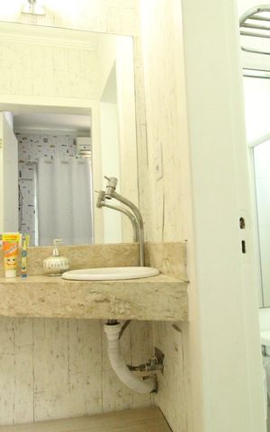 Casa de condomínio à venda com 318m², 5 quartos e 4 vagasBanheiro da suíte 2
