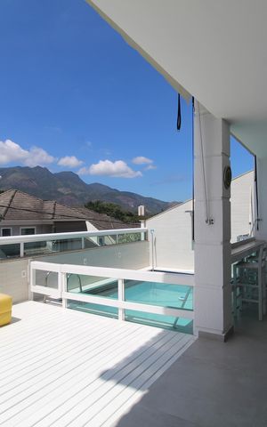 Casa de condomínio à venda com 318m², 5 quartos e 4 vagasVaranda