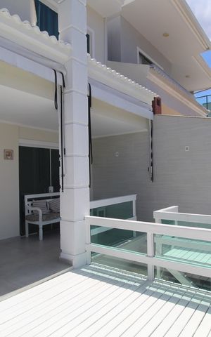 Casa de condomínio à venda com 318m², 5 quartos e 4 vagasVaranda