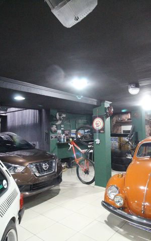 Casa de condomínio à venda com 318m², 5 quartos e 4 vagasGaragem