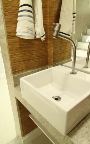 Casa de condomínio à venda com 318m², 5 quartos e 4 vagasBanheiro da suíte 1