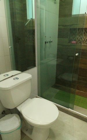 Casa de condomínio à venda com 318m², 5 quartos e 4 vagasBanheiro da suíte 1