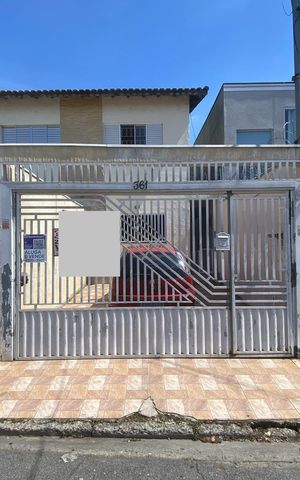 Casa à venda com 151m², 3 quartos e 2 vagas Casa à venda com 151m², 3 quartos e 2 vagasFachada